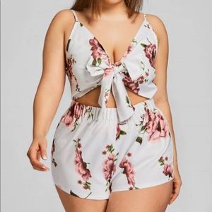 🌟$9 SALE🌟 White and Pink Floral Romper